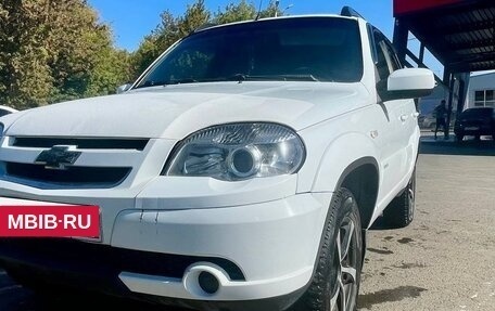 Chevrolet Niva I рестайлинг, 2013 год, 550 000 рублей, 4 фотография