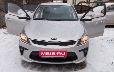 KIA Rio IV, 2017 год, 1 050 000 рублей, 3 фотография