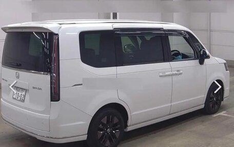 Honda Stepwgn, 2023 год, 2 690 000 рублей, 5 фотография