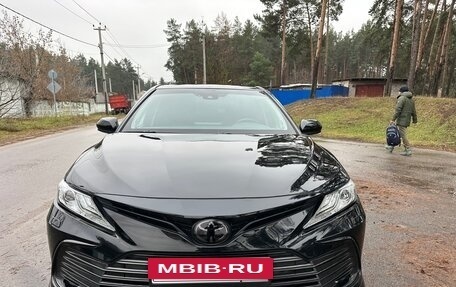 Toyota Camry, 2021 год, 3 100 000 рублей, 2 фотография
