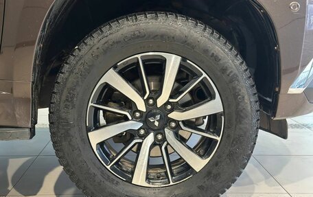 Mitsubishi Pajero Sport III рестайлинг, 2019 год, 2 975 000 рублей, 7 фотография