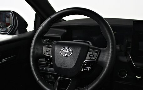Toyota Camry, 2025 год, 4 940 000 рублей, 16 фотография