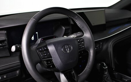 Toyota Camry, 2025 год, 4 940 000 рублей, 15 фотография