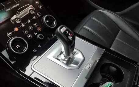 Land Rover Range Rover Evoque II, 2019 год, 3 300 000 рублей, 13 фотография