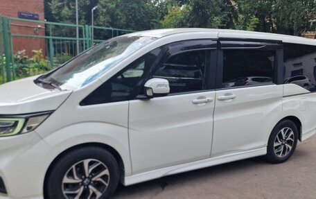 Honda Stepwgn IV, 2021 год, 2 400 000 рублей, 5 фотография