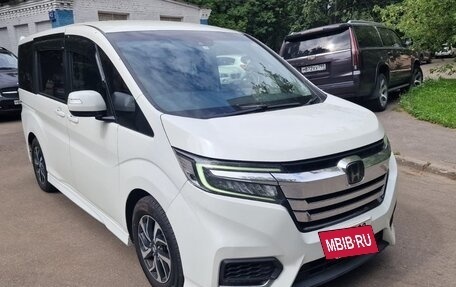 Honda Stepwgn IV, 2021 год, 2 400 000 рублей, 2 фотография