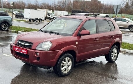 Hyundai Tucson III, 2008 год, 685 000 рублей, 2 фотография
