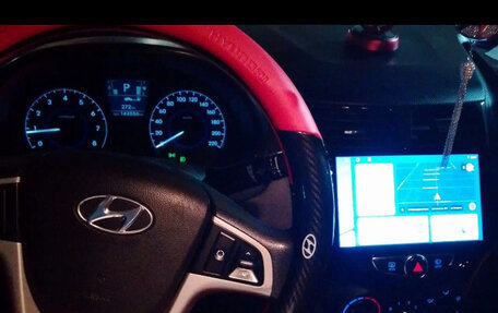 Hyundai Solaris II рестайлинг, 2013 год, 950 000 рублей, 2 фотография