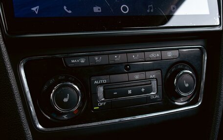 Skoda Superb III рестайлинг, 2014 год, 1 355 000 рублей, 15 фотография