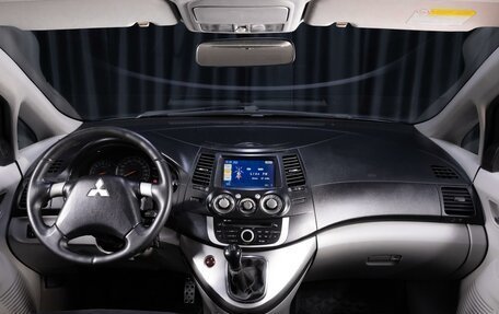 Mitsubishi Grandis, 2010 год, 999 000 рублей, 6 фотография