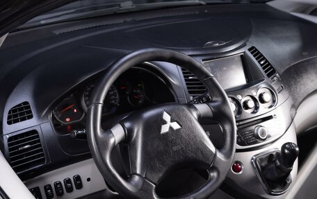 Mitsubishi Grandis, 2010 год, 999 000 рублей, 7 фотография