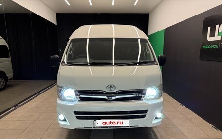 Toyota RegiusAce, 2011 год, 2 740 000 рублей, 2 фотография