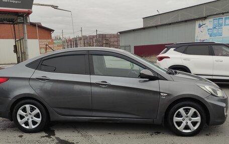 Hyundai Solaris II рестайлинг, 2013 год, 700 000 рублей, 4 фотография