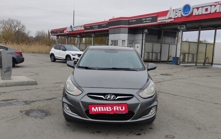 Hyundai Solaris II рестайлинг, 2013 год, 700 000 рублей, 6 фотография