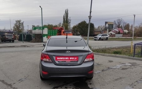 Hyundai Solaris II рестайлинг, 2013 год, 700 000 рублей, 7 фотография