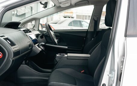 Toyota Prius Alpha I (ZVW40/41), 2015 год, 1 650 000 рублей, 20 фотография