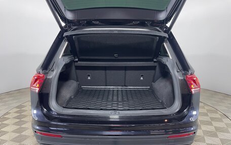 Volkswagen Tiguan II, 2018 год, 2 380 000 рублей, 7 фотография