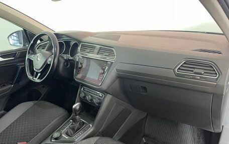 Volkswagen Tiguan II, 2018 год, 2 380 000 рублей, 9 фотография