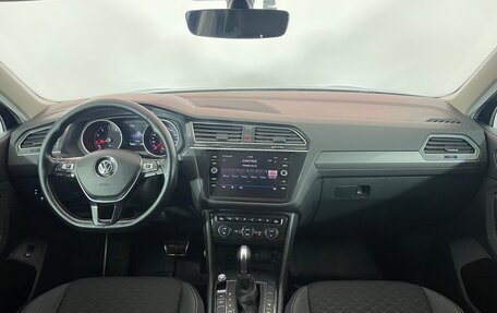 Volkswagen Tiguan II, 2018 год, 2 380 000 рублей, 10 фотография