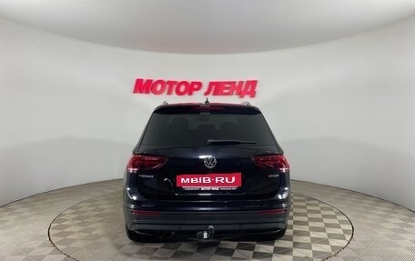 Volkswagen Tiguan II, 2018 год, 2 380 000 рублей, 5 фотография