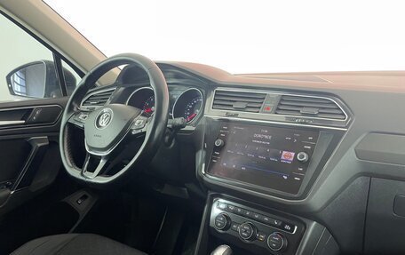 Volkswagen Tiguan II, 2018 год, 2 380 000 рублей, 13 фотография