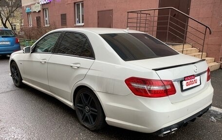 Mercedes-Benz E-Класс, 2011 год, 1 650 000 рублей, 4 фотография