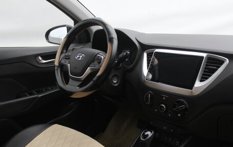 Hyundai Solaris II рестайлинг, 2017 год, 1 095 000 рублей, 14 фотография