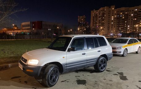 Toyota RAV4, 1997 год, 530 000 рублей, 2 фотография