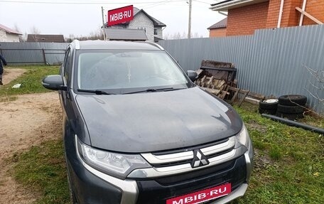 Mitsubishi Outlander III рестайлинг 3, 2018 год, 1 700 000 рублей, 8 фотография
