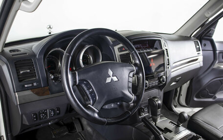 Mitsubishi Pajero IV, 2021 год, 3 800 000 рублей, 9 фотография