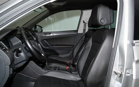 Volkswagen Tiguan II, 2018 год, 2 998 000 рублей, 6 фотография