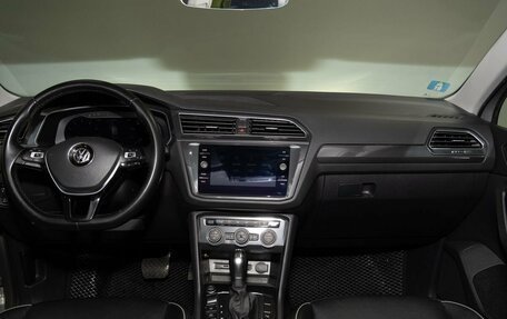 Volkswagen Tiguan II, 2018 год, 2 998 000 рублей, 7 фотография