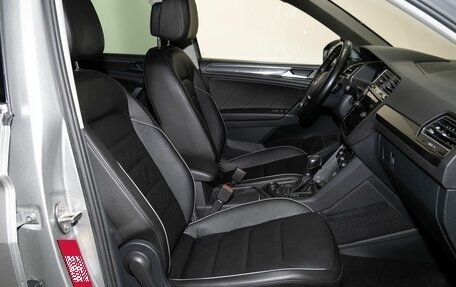 Volkswagen Tiguan II, 2018 год, 2 998 000 рублей, 8 фотография