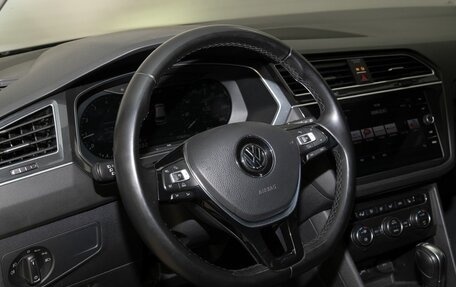 Volkswagen Tiguan II, 2018 год, 2 998 000 рублей, 5 фотография