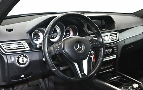 Mercedes-Benz E-Класс, 2013 год, 2 200 000 рублей, 14 фотография