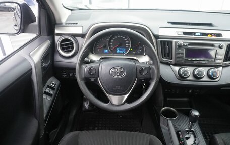 Toyota RAV4, 2015 год, 1 850 000 рублей, 5 фотография