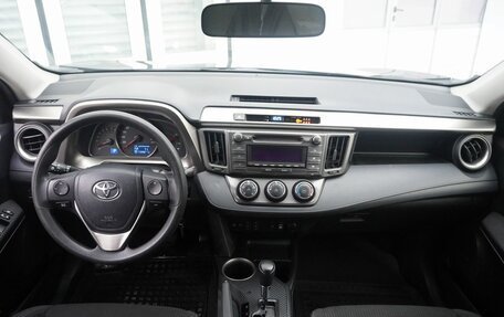 Toyota RAV4, 2015 год, 1 850 000 рублей, 4 фотография