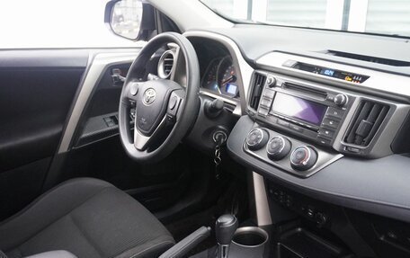 Toyota RAV4, 2015 год, 1 850 000 рублей, 7 фотография