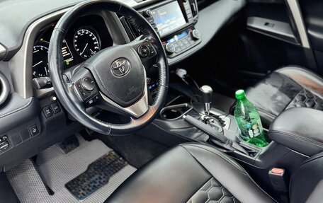 Toyota RAV4, 2018 год, 2 550 000 рублей, 6 фотография