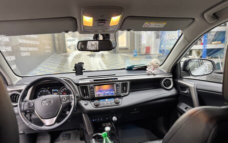 Toyota RAV4, 2018 год, 2 550 000 рублей, 10 фотография