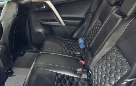 Toyota RAV4, 2018 год, 2 550 000 рублей, 8 фотография