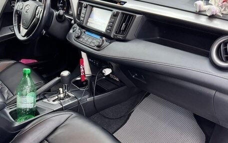 Toyota RAV4, 2018 год, 2 550 000 рублей, 7 фотография