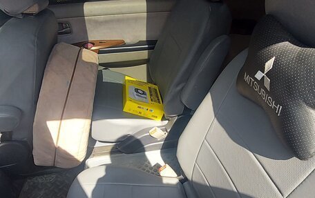 Mitsubishi Grandis, 2004 год, 700 000 рублей, 10 фотография