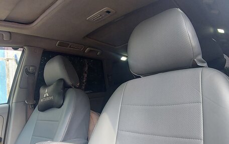 Mitsubishi Grandis, 2004 год, 700 000 рублей, 9 фотография