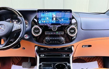 Mercedes-Benz Vito, 2021 год, 6 700 000 рублей, 4 фотография