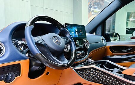 Mercedes-Benz Vito, 2021 год, 6 700 000 рублей, 15 фотография