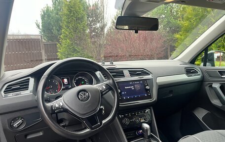 Volkswagen Tiguan II, 2020 год, 2 430 000 рублей, 6 фотография