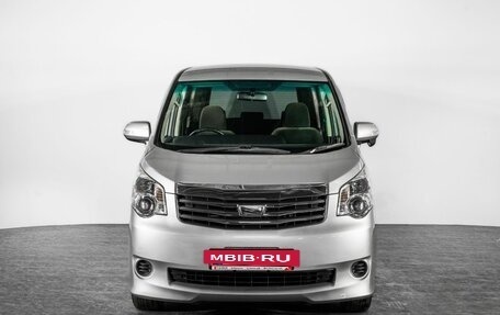 Toyota Noah III, 2011 год, 1 600 000 рублей, 2 фотография