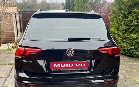 Volkswagen Tiguan II, 2020 год, 2 430 000 рублей, 3 фотография