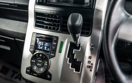 Toyota Noah III, 2011 год, 1 600 000 рублей, 12 фотография